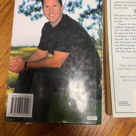 Two Nicholas Sparks books - Picture 3 of 5